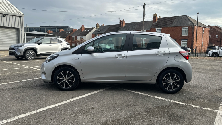 Toyota Yaris 1.5 Hybrid Icon Tech 5dr CVT Hybrid Hatchback